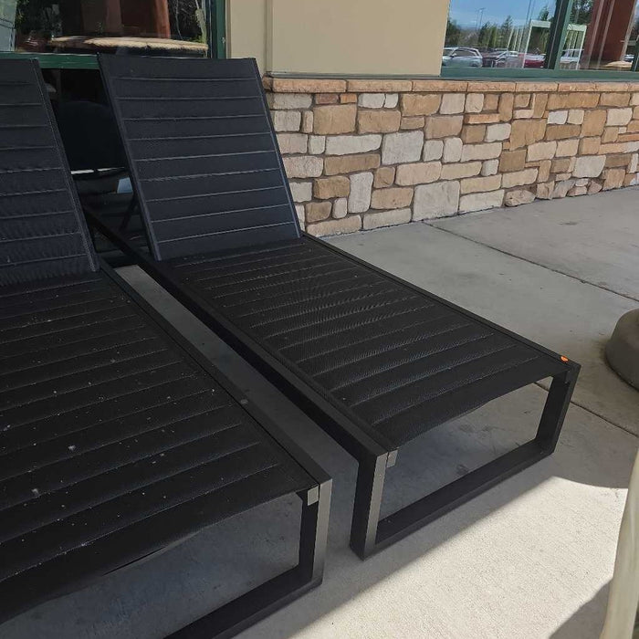 EOS CHAISE BTK
