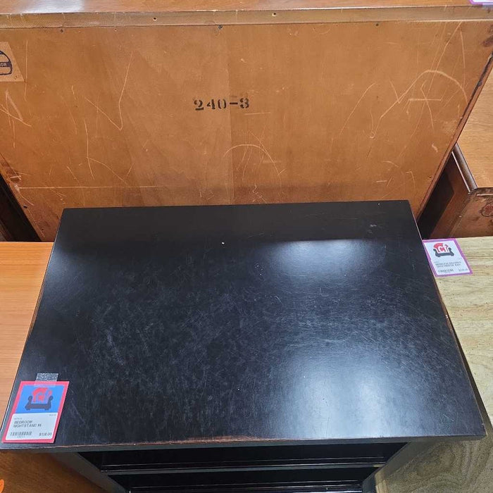 NIGHTSTAND MI