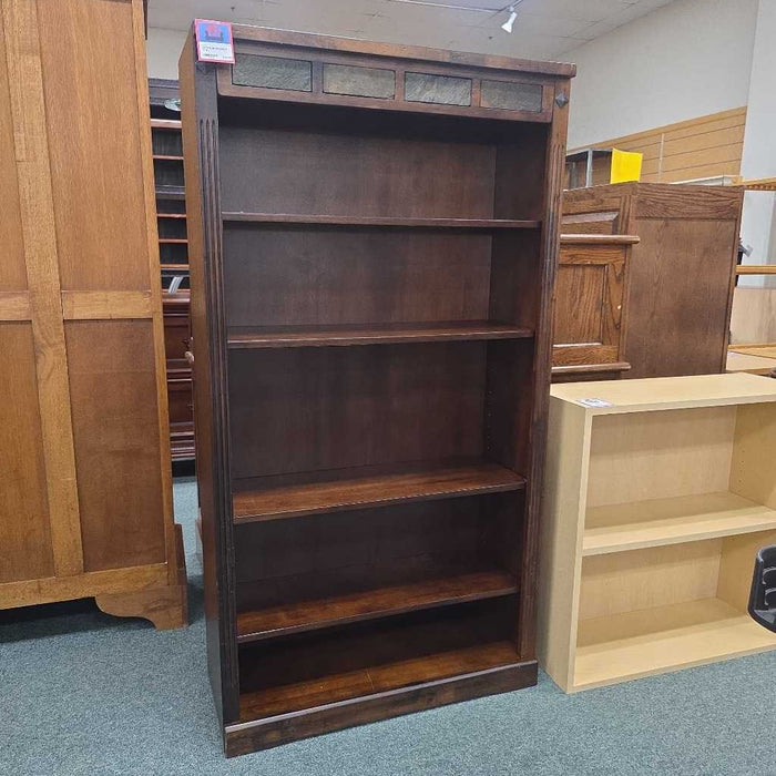 BOOKSHELF BTK