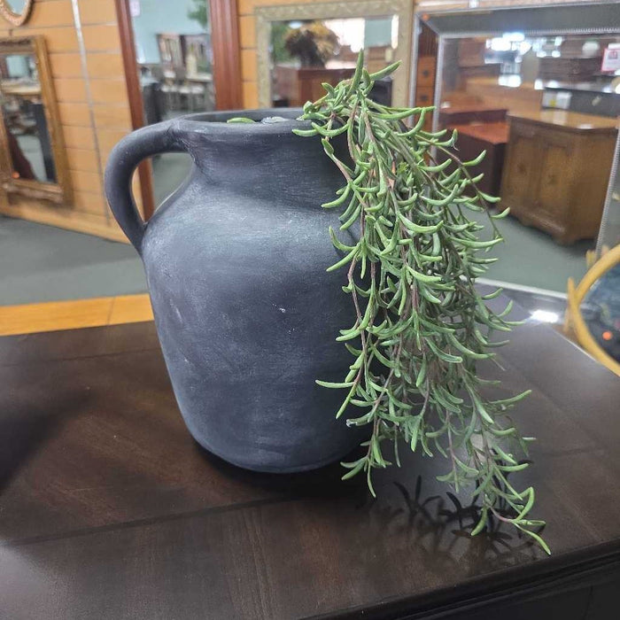 BLACK 2 HANDLE VASE BT