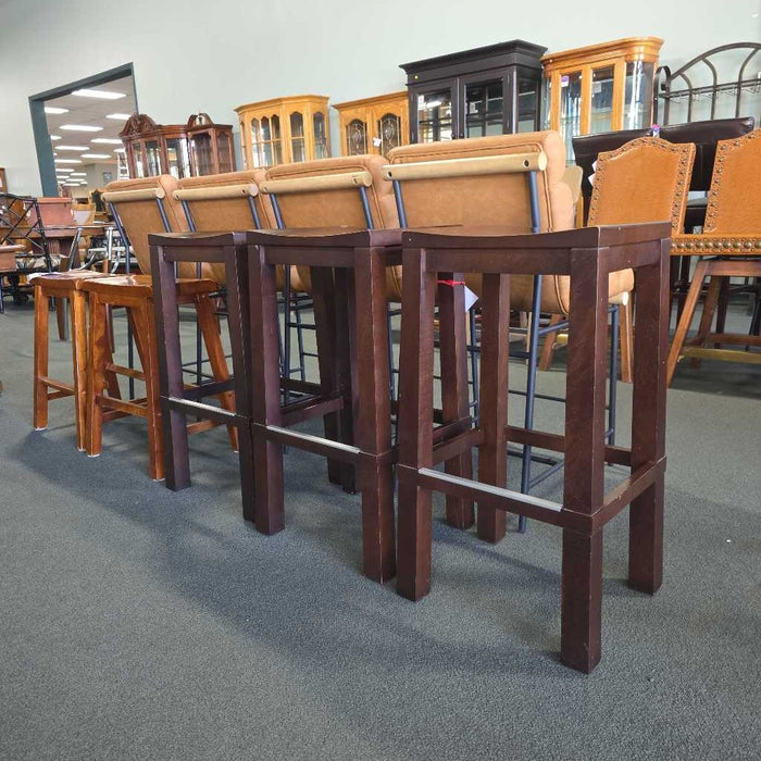 SET OF 3 STOOLS BHC