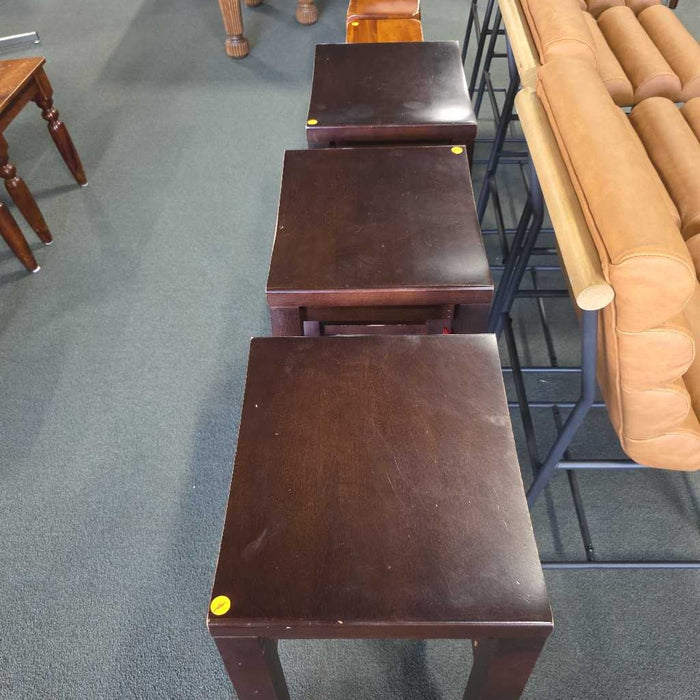 SET OF 3 STOOLS BHC