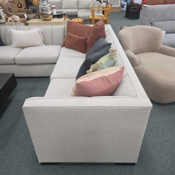 PEACOCK STYLE SECTIONAL MIH