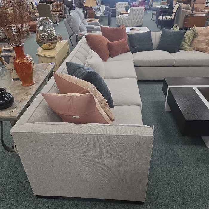 PEACOCK STYLE SECTIONAL MIH