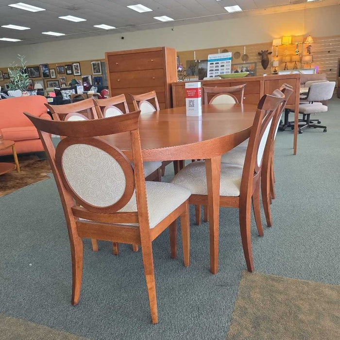 TABLE WITH 8 CHAIRS AND 1 LEAF MIH