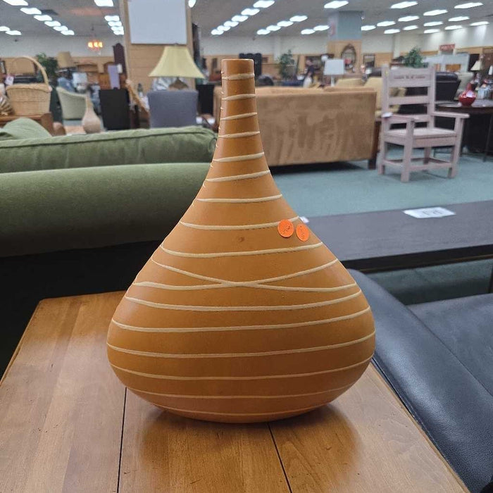 SET OF 2 ORANGE VASES LS