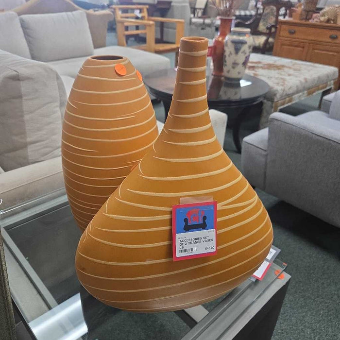 SET OF 2 ORANGE VASES LS