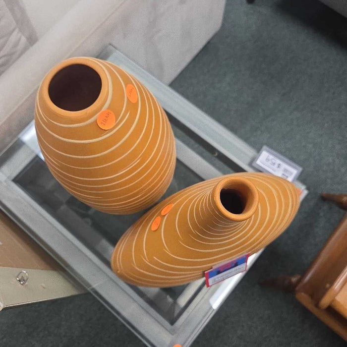 SET OF 2 ORANGE VASES LS
