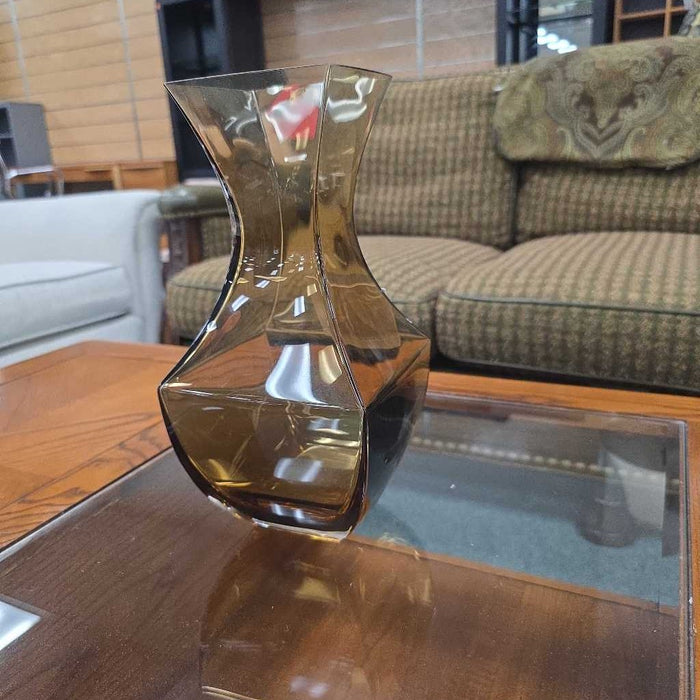 SQUARE VASE BT