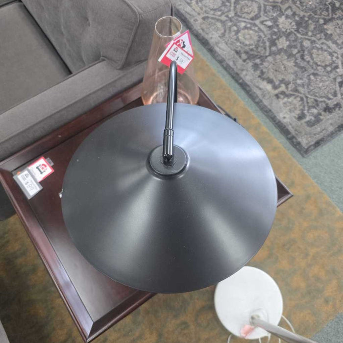 BLACK METAL LAMP BT