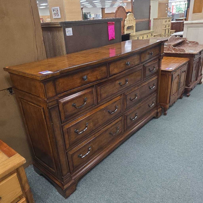 HOOKER DRESSER CKK