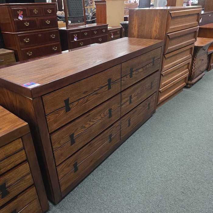 DRESSER LLB
