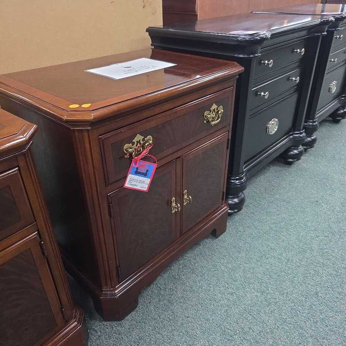 DREXEL HERITAGE NIGHTSTAND BBM