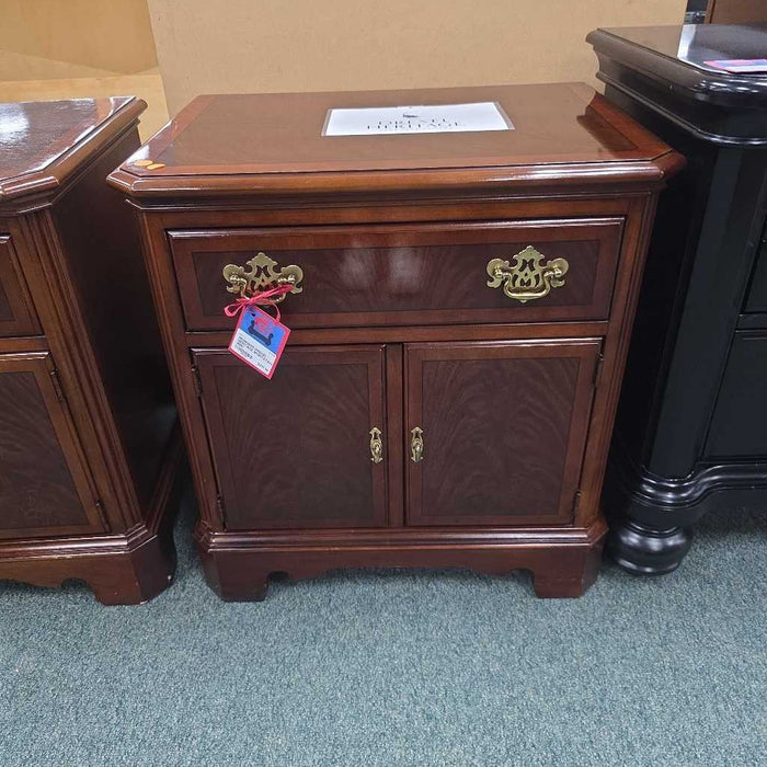 DREXEL HERITAGE NIGHTSTAND BBM
