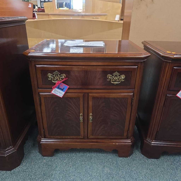 DREXEL HERITAGE NIGHTSTAND BBM