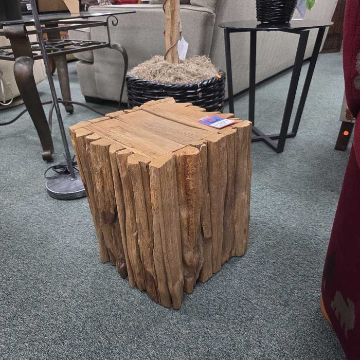 SQUARE END TABLE SK