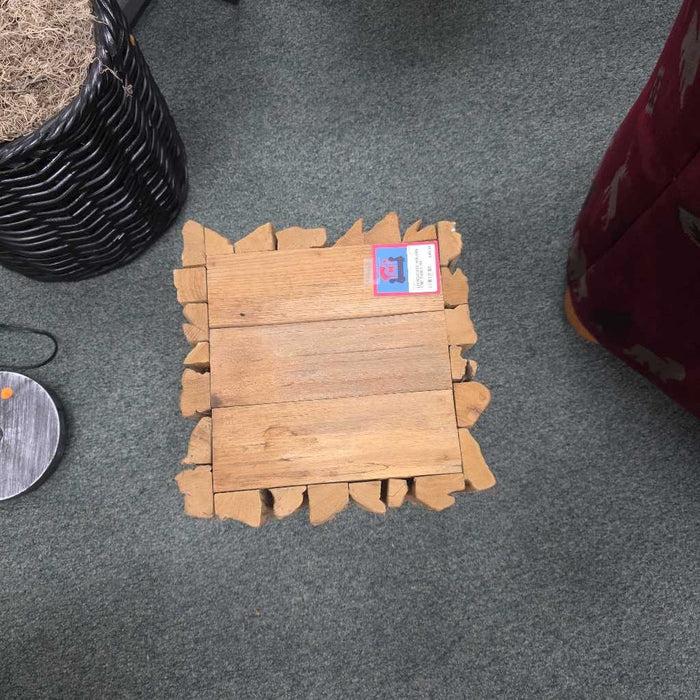 SQUARE END TABLE SK