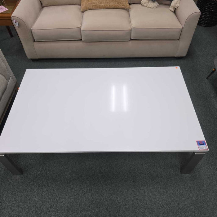 ROOM & BOARD COFFEE TABLE ALK