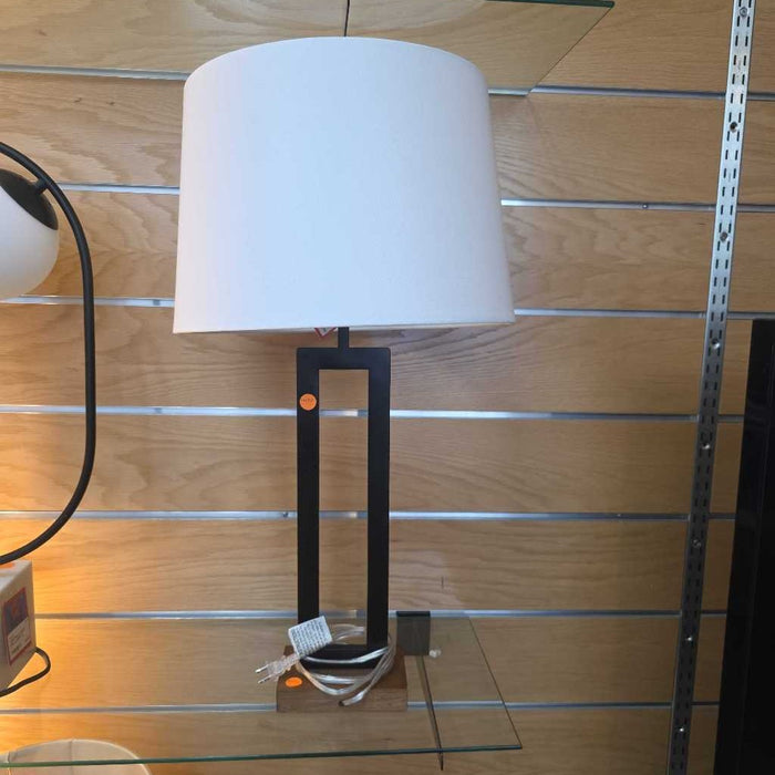 LAMP BA