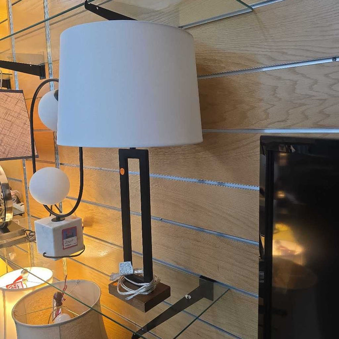 LAMP BA