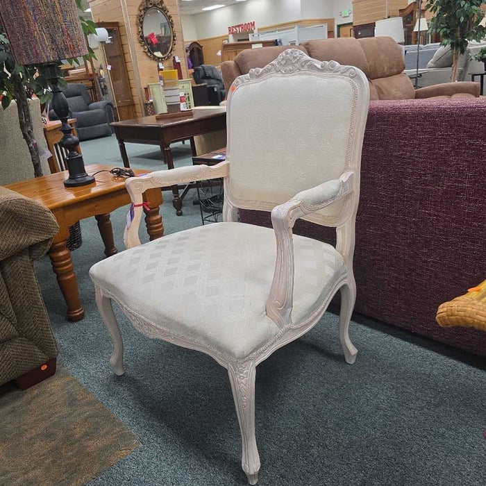 ACCENT CHAIR SK