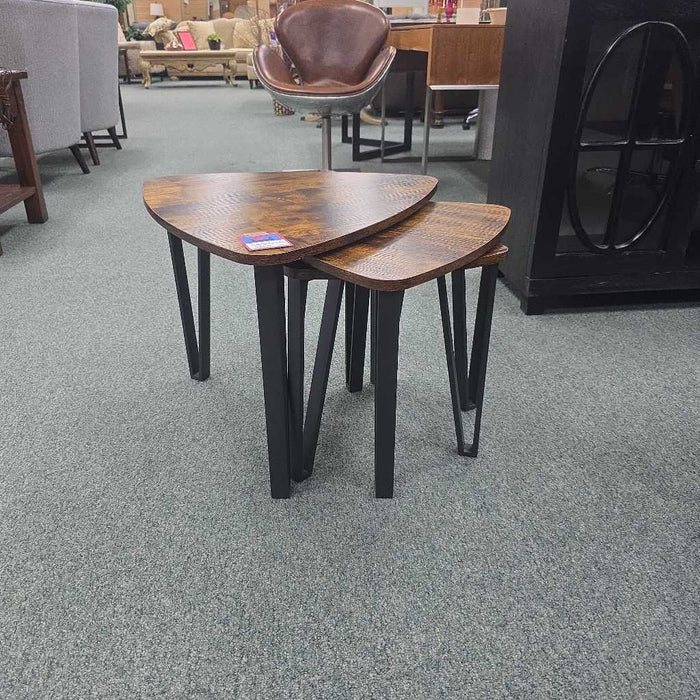 SET OF 3 NESTING TABLES KL