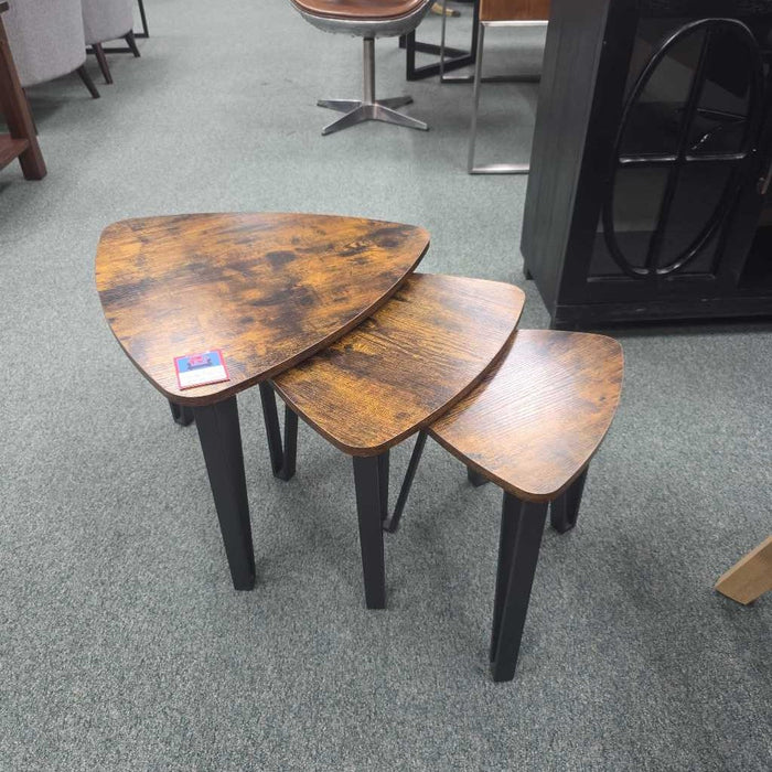 SET OF 3 NESTING TABLES KL