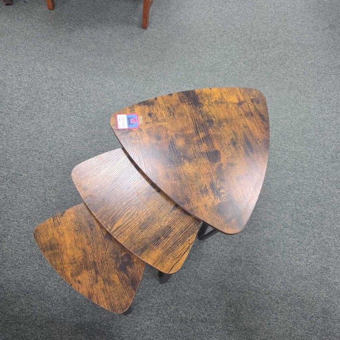 SET OF 3 NESTING TABLES KL