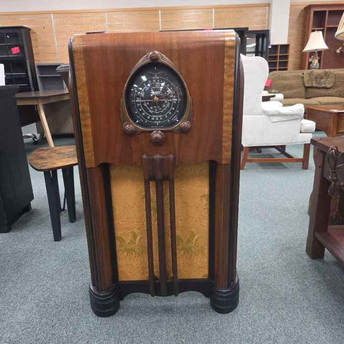 ANTIQUE ZENITH RADIO BTK