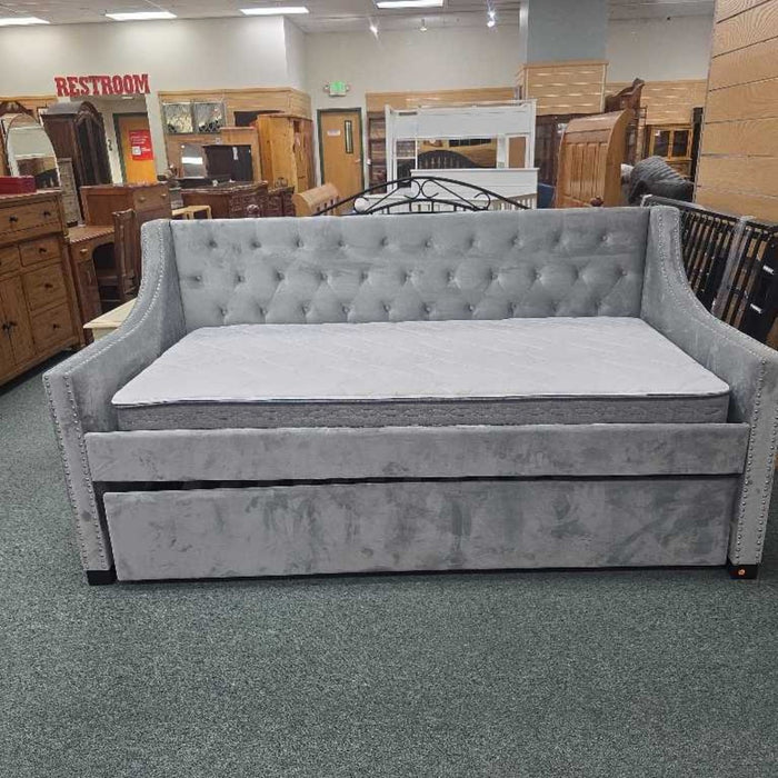 DAY BED WITH TRUNDLE BTK