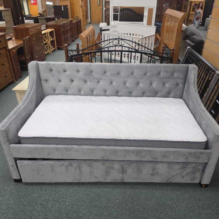 DAY BED WITH TRUNDLE BTK