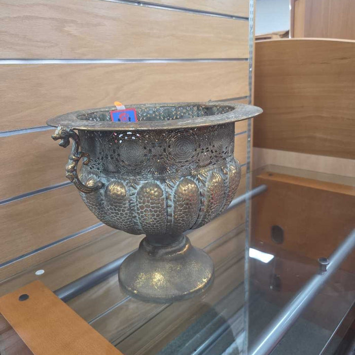 GOLD VASE AT