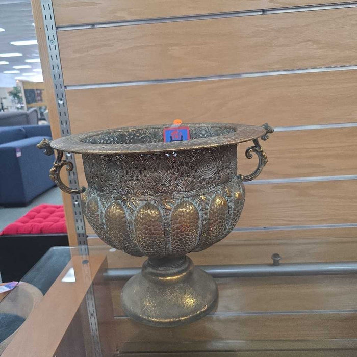 GOLD VASE AT