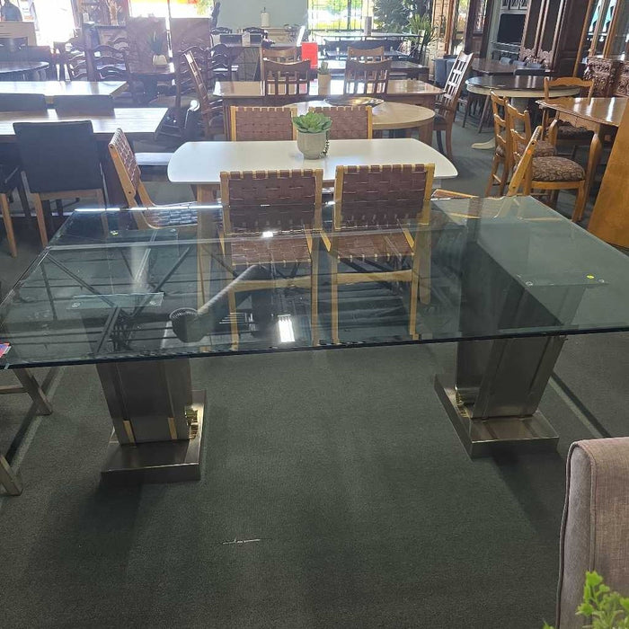 GLASS DINING TABLE SKH