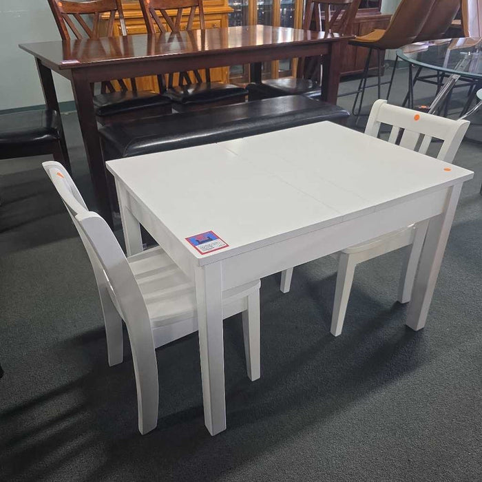 WHITE KIDS TABLE WITH 2 CHAIRS TB
