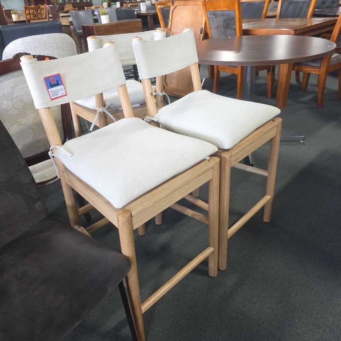 SET OF 3 WOOD STOOLS WITH CUSHIONS MI