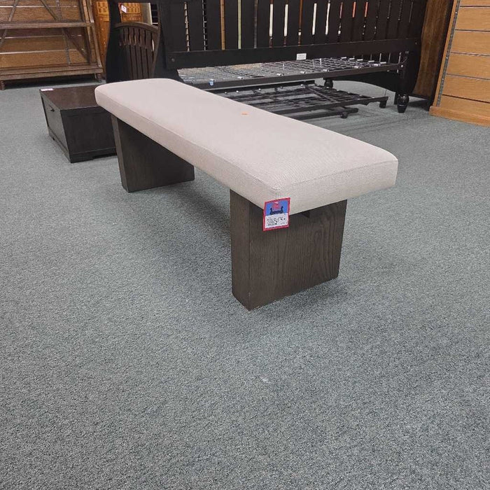 LARGE WOOD BENCH BEIGE CUSHION BKS
