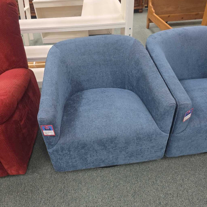 LIGHT BLUE SWIVEL CHAIR BBM