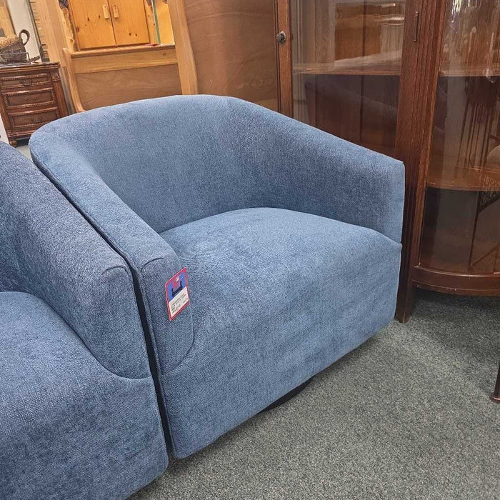 LIGHT BLUE SWIVEL CHAIR BBM