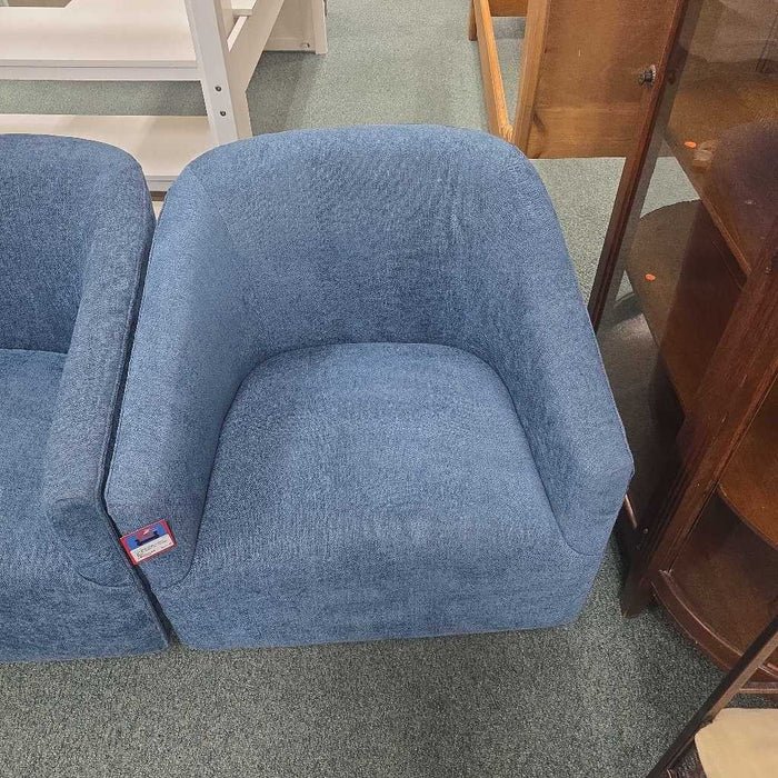 LIGHT BLUE SWIVEL CHAIR BBM