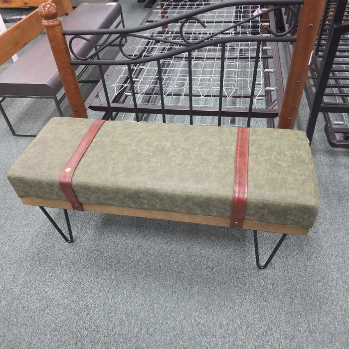 GREEN FAUX LEATHER BENCH SK