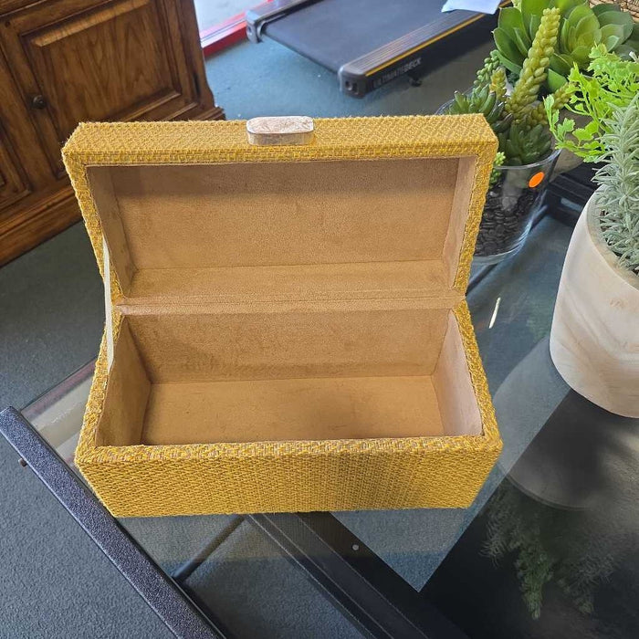 YELLOW BOX BA