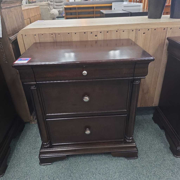 NIGHTSTAND SK