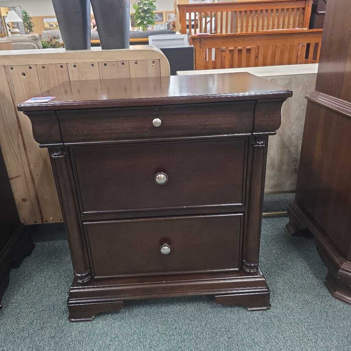 NIGHTSTAND SK