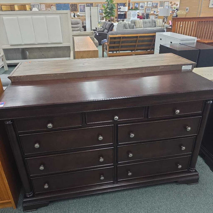 CHEST OF DRAWERS BTK