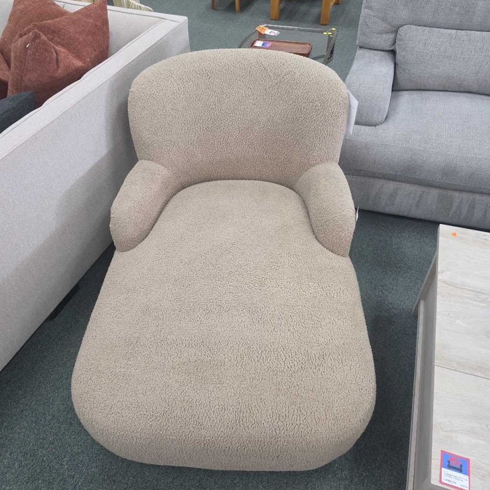 FOUR HANDS CHAISE LOUNGE BTH