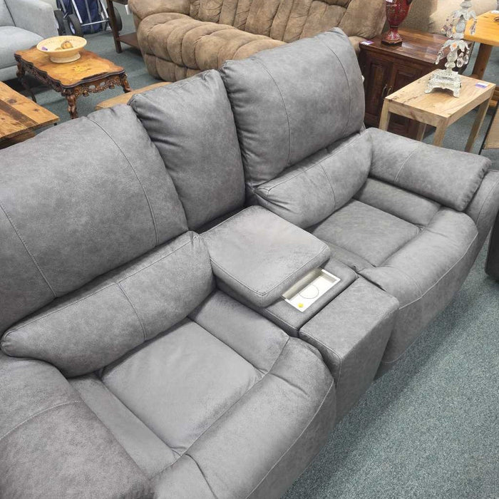 POWER RECLINING LOVESEAT BAH