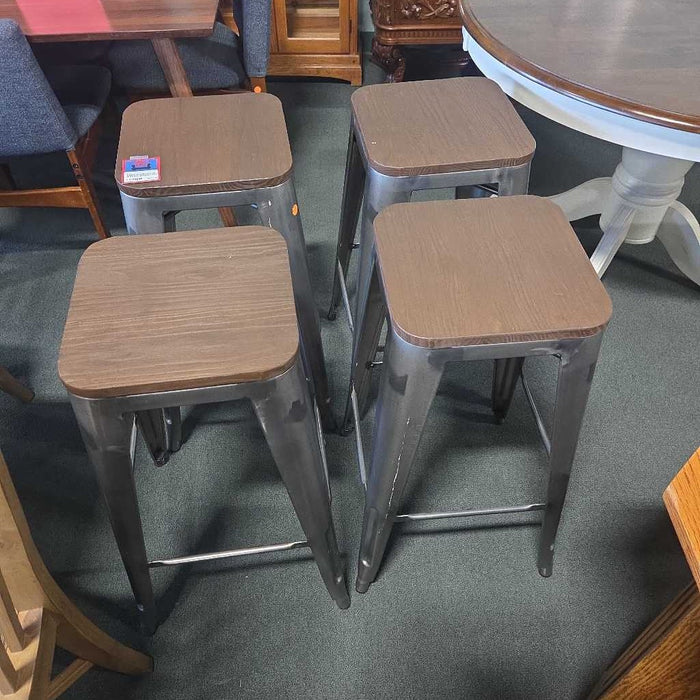 SET OF 4 METAL STOOLS BAH