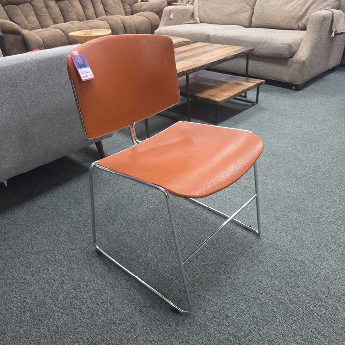 ORANGE CHAIR LS