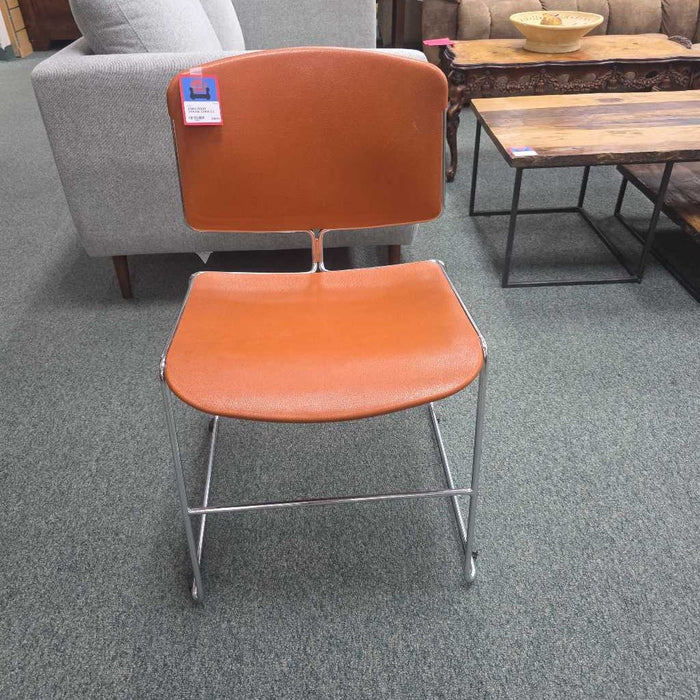 ORANGE CHAIR LS